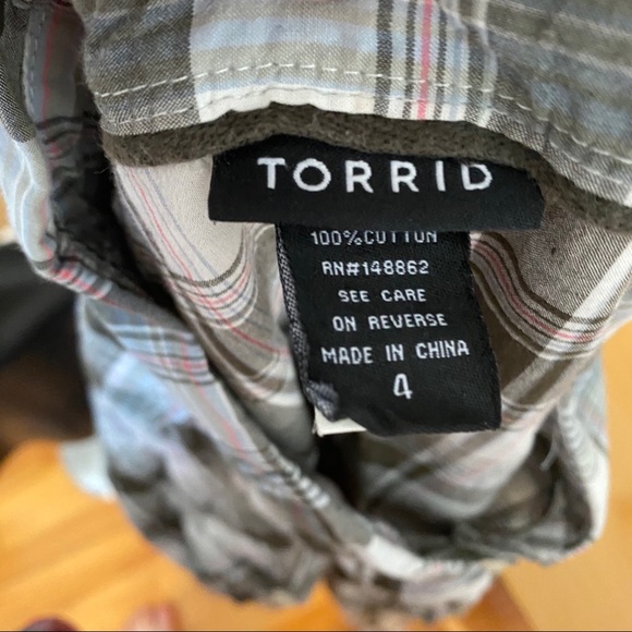 Torrid | Plaid Camp Shirt Size 4 - Picture 5 of 14